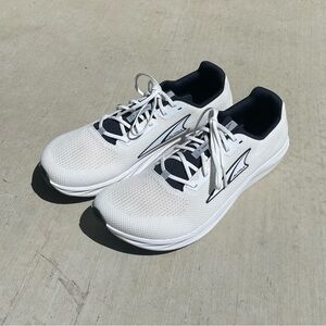 Altra Escalante 4 Men’s lightweight running shoe. White/Black size 12